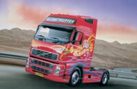 Italeri Volvo FH 16 Globetrotter XL kamion műanyag modell (1:24)