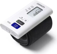 Omron HEM-9601T-E3 NightView Csuklós Digitális Bluetooth Vérnyomásmérő - Fehér